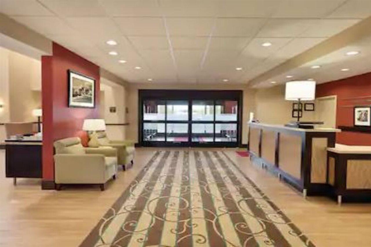 North Wales Hampton Inn & Suites Philadelphia Montgomeryville מראה חיצוני תמונה